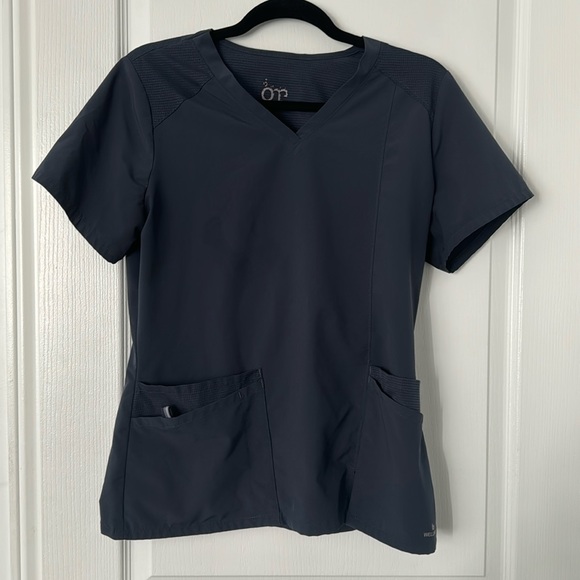 BARCO ONE Scrub Top - Picture 1 of 3